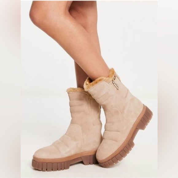 Free People Shoes - ▫️Free People Sand Suede Faux Fur Fable Platform Boots ▫️